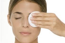 Resultado de imagen de como desmaquillar se los ojos