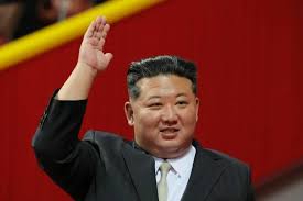 Kim Jong-un reaparece ante fuertes rumores sobre su salud