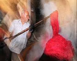 Image result for ‫رنگرزی پشم گوسفندان‬‎