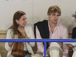 La mudanza de Miguel Urdangarin y su novia y el paseo de Felipe Juan Froilán con una amiga, en las revistas de hoy