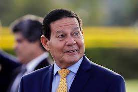 Opinião - Elio Gaspari: No país do futebol, Mourão recorreu a regra do polo para comentar crise
