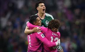 El emotivo gesto de Guillermo Ochoa con Raúl Rangel tras brillar en triunfo de México en el Mundial 2026