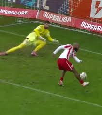 Intervențiile sezonului în Liga 1? Giannis Anestis a scos trei posibile goluri într-o singură fază, în meciul UTA - Botoșani