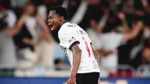 Jogador do Vasco ironiza torcedor após críticas: 'Gordinho'