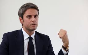 Retraites: Attal Piège Rousseau! Capitalisation... Elle en Profite Déjà?