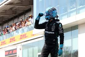 ¡Russell se lleva la pole en Canadá! Verstappen furioso por el segundo puesto - Imagen ilustrativa del artículo