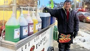 “A pesar del frío, la nieve, el 'hielo negro' y de ICE, salgo a vender”: Vendedores ambulantes de Chicago sobreviven a la migra con colectas en línea https://mile.io/4pjwjbR