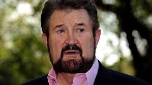 Derryn Hinch. Photo: Penny Stephens. Broadcaster Derryn Hinch says he will go to jail instead of paying a $100,000 fine for contempt of court. - hinch-729-620x349