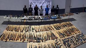 Tres detenidos en Nuevo León que traían más de 200 armas de fuego desde Texas