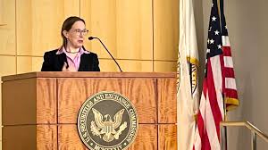 ‘Have Some Consistency’: SEC’s Peirce Tells Crypto Industry Not to Beg for Bailouts