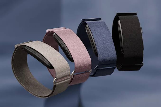 Garmin shows off Cirqa, its first screenless fitness tracker; hands-on coverage shares everything you need to know about the device.