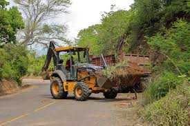Gobierno de Colima contin&uacute;a dando mantenimiento a la Red Carretera Estatal