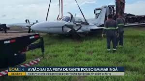 Avião de pequeno porte sai da pista durante pouso em Maringá