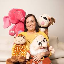 Educadora transforma peluches olvidados en refugios emocionales para los niños en La Guaira