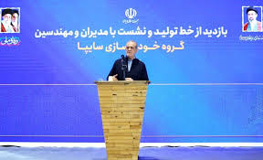 پزشکیان: استفاده از فناوری روز در خودروسازی و توسعه موتورهای پیشرفته و کم‌مصرف ضروری است