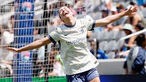 GOAL: Maddie Mercado Heads Home Opening Goal Against San Diego