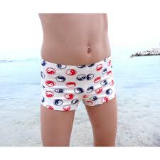 Résultat de recherche d'images pour "garçon maillot de bain"