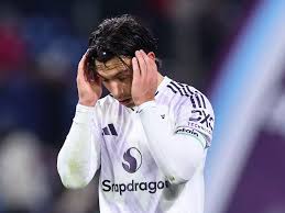 Man United star admits considering giving up on football over injury hell - 'I don't want to'