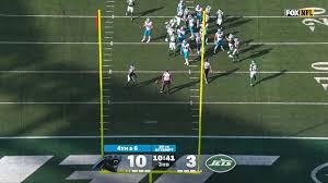 DeVonta Smith making a crucial play for the Eagles