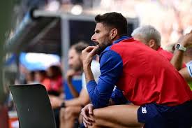 Olivier Giroud blessé au genou gauche lors du dernier match de préparation de Lille, à Everton — L'Équipe