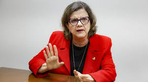 Teresa pede à PGR e à PF dados sobre financiamento de “Dark Horse”