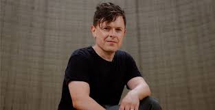 Michael Patrick Kelly: Tanzkunst aus Stuttgart im neuen Musikvideo - Imagen principal del artículo