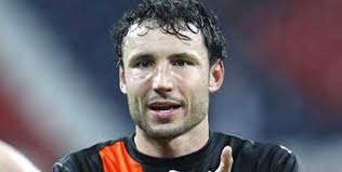 Bola.net - Kapten Tim Nasional Belanda, Mark Van Bommel mengatakan bahwa ini saatnya untuk memainkan talenta muda. Meskipun menjadi tim yang difavoritkan di ... - 0000082160