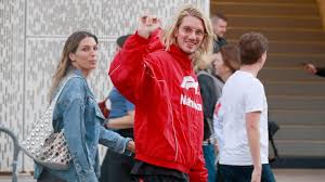 Paul Mirabel fait une mise au point sur sa relation avec Laury Thilleman : "On n’a rien officialisé du tout" — Télé-Loisirs