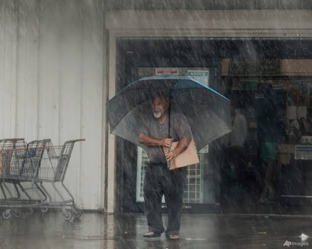 Tropical Storm Lala leaves over 180,000 without power in Hawaii, damages 100 homes as it weakens; Kauai warning remains
