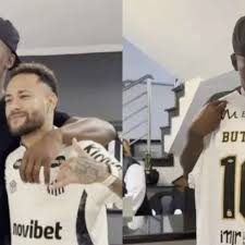 Diferença de altura entre astro da NBA e funcionário do Santos impressiona