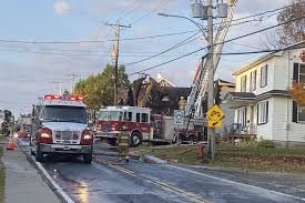 Incendie majeur à Buckland! Route fermée, village dans le noir! - Imagen principal del artículo