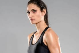 Irmã De Alex Poatan, Aline Pereira Vence Batalha Acirrada No Evento De MMA Na Netflix | SUPER LUTAS