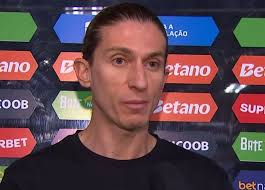 Filipe Luís projeta estreia no Brasileirão contra São Paulo e evita falar de Paquetá