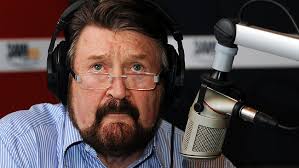 BROADCASTER Derryn Hinch told listeners today his liver cancer has grown back after initial chemotherapy appeared to have eradicated a major tumour. - 853679-derryn-hinch