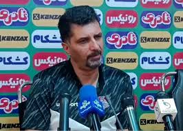 حسینی: فوتبال که پلی‌استیشن نیست!