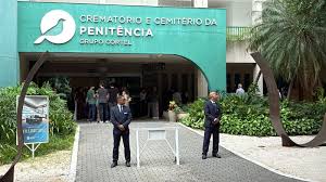 Familiares e amigos se despedem do ator e diretor Dennis Carvalho, no Rio