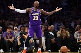 Lakers miss another closeout chance as Rockets force Game 6