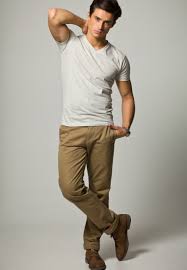 Résultat de recherche d'images pour "light beige chinos"