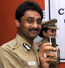 THE HINDU Additional Commissioner of Police (Traffic) M. Shakeel Akhter at the launch of the Chennai Traffic SMS Update through FM Radios facility on Monday ... - VBKN3-CHEN-SHAKEEL_A_10837e