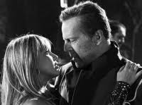 <b>John Hartigan</b> (Bruce Willis) hat Nancy Callahan (Jessica Alba) das Leben <b>...</b> - movies_sincity
