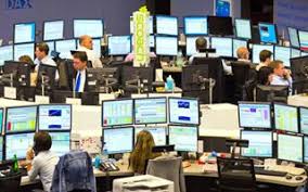 Chiusura debole per le Borse europee in attesa di trimestrali e banche centrali