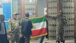 بازداشت دو مرد با لباس ارتش در متروی تهران و نگرانی حکومت از پیامدهای آن در میان نظامیان ناراضی