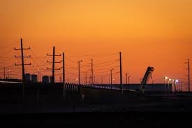 Texas’ data center, transmission line pauses could be risky