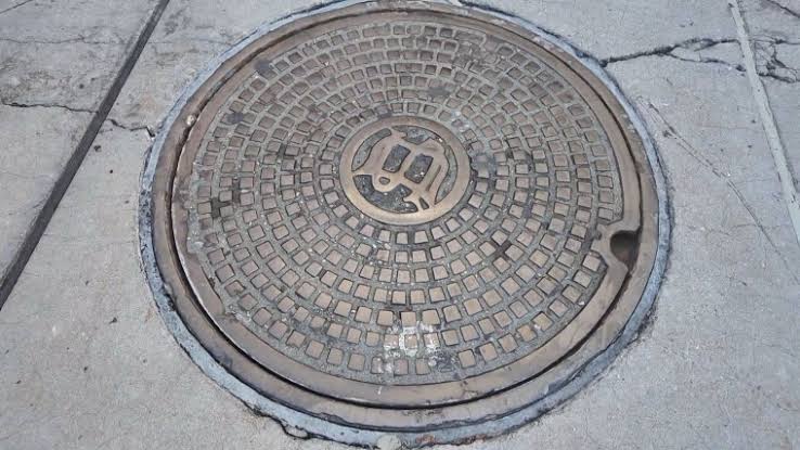 Mystery unfolding underground in New York City as people emerge from manholes; at least third sighting, police cannot fully explain