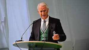 Gladbacher Ex-Weltmeister Rainer Bonhof bricht wegen "Scheißjahr" in Tränen aus