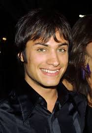 amores perros gael garcia bernal | Complication Quotes via Relatably.com