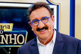 Outro Canal: Presidente do SBT defende Ratinho de críticas por falas homofóbicas: 'Ele é de outro tempo'