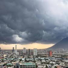 ¿Qué es una “Tormenta Negra” y por qué tiene bajo alerta de diluvio a 19 estados de México?