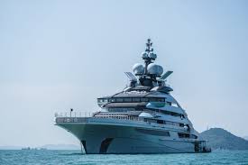 Russian Billionaire’s Yacht Slips Through Closed Strait Of Hormuz Despite Restrictions