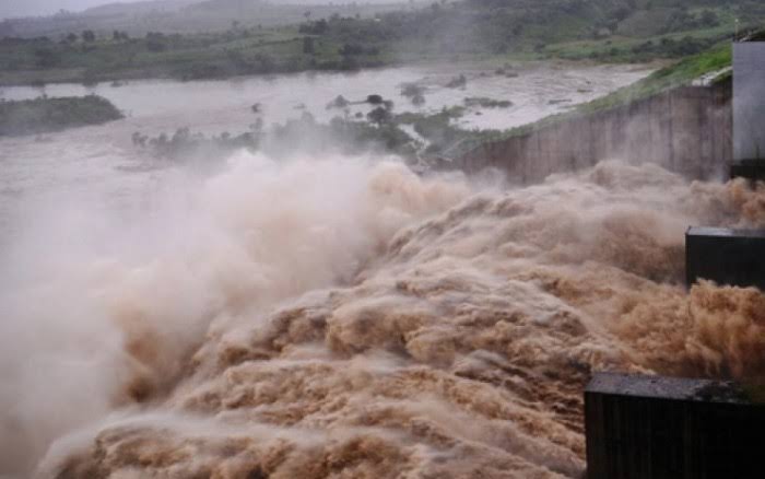 Nhiều điều cần xem xét trong vụ thủy điện xả lũ gây ngập lụt